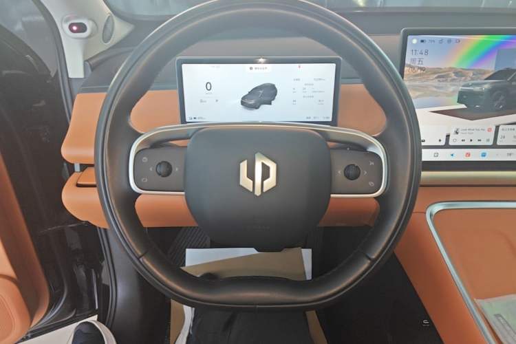 Used Leapmotor C16 2026 All-Electric 630 LiDAR Zhizun Edition 6 Seats Steering Wheel