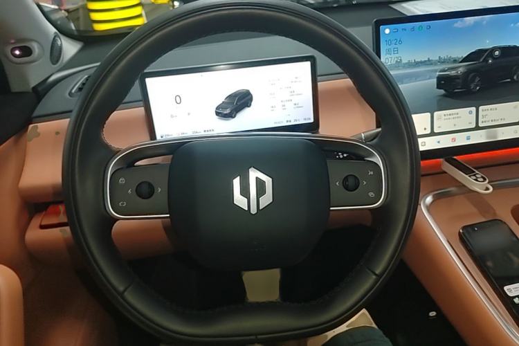 Used Leapmotor C16 2026 Extended-Range 280 LiDAR Zhizun Edition 6 Seats Steering Wheel