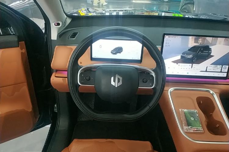 Used Leapmotor C16 2026 All-Electric 630 LiDAR Zhizun Edition 6 Seats Steering Wheel