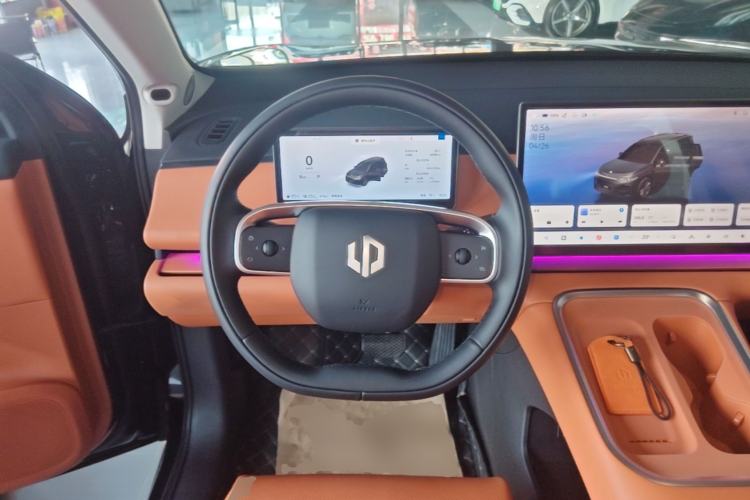 Used Leapmotor C16 2026 Extended-Range 280 LiDAR Zhizun Edition 6 Seats Steering Wheel