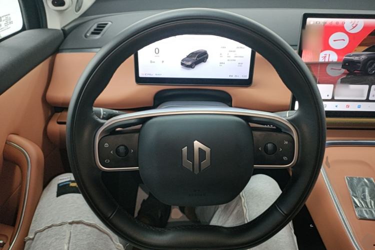 Used Leapmotor C16 2026 All-Electric 630 LiDAR Zhizun Edition 6 Seats Steering Wheel