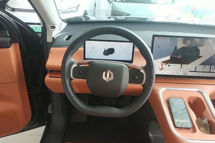 Used Leapmotor C16 2026 All-Electric 630 LiDAR Zhizun Edition 6 Seats Steering Wheel