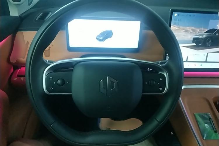 Used Leapmotor C16 2026 Extended-Range 280 LiDAR Zhizun Edition 6 Seats Steering Wheel