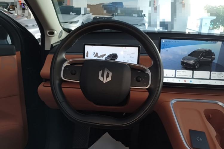 Used Leapmotor C16 2026 Extended-Range 280 LiDAR Zhizun Edition 6 Seats Steering Wheel