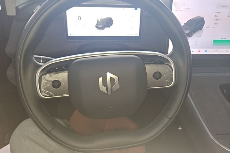 Used Leapmotor C16 2026 Extended-Range 280 LiDAR Zhizun Edition 5 Seats Steering Wheel
