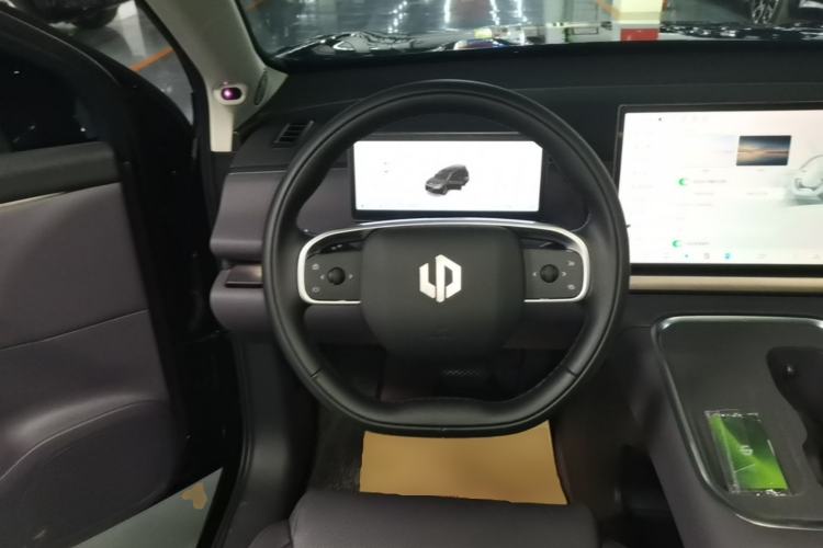 Used Leapmotor C16 2026 Extended-Range 280 LiDAR Zhizun Edition 6 Seats Steering Wheel