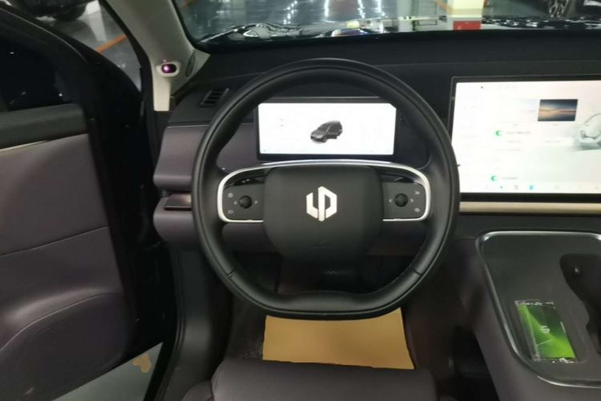 Used Leapmotor C16 2026 Extended-Range 280 LiDAR Zhizun Edition 6 Seats Steering Wheel