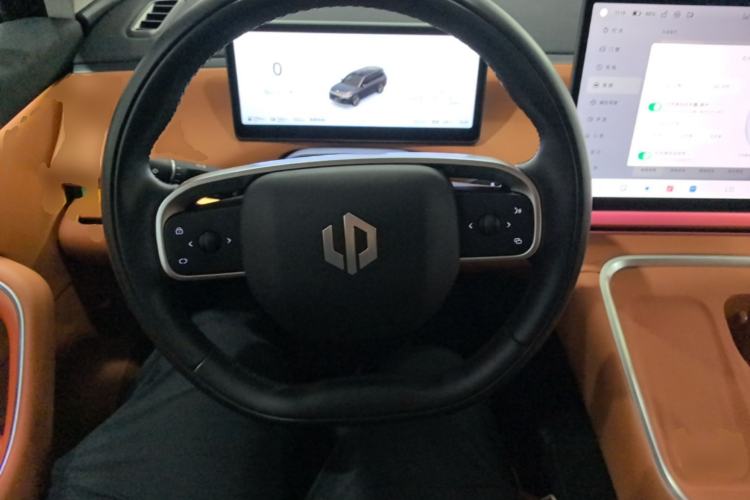 Used Leapmotor C16 2026 Extended-Range 280 LiDAR Zhizun Edition 6 Seats Steering Wheel