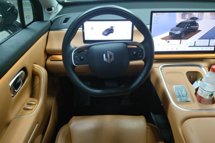 Used Leapmotor C16 2026 All-Electric 630 LiDAR Zhizun Edition 6 Seats Steering Wheel