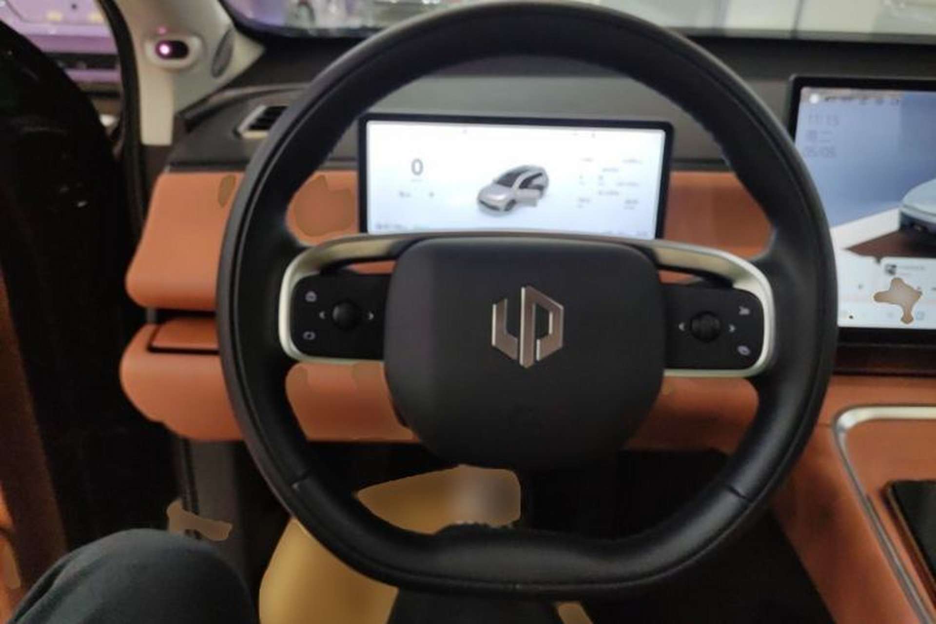 Used Leapmotor C16 2026 All-Electric 630 LiDAR Zhizun Edition 6 Seats Steering Wheel