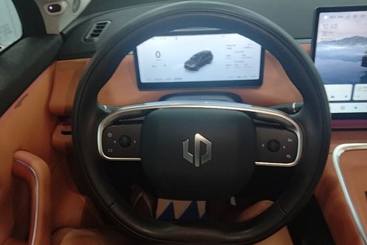 Used Leapmotor C16 2026 Extended-Range 280 LiDAR Zhizun Edition 6 Seats Steering Wheel