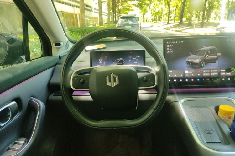 Used Leapmotor C16 2026 All-Electric 630 LiDAR Zhizun Edition 6 Seats Steering Wheel