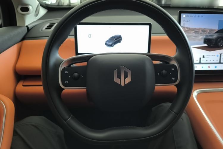 Used Leapmotor C16 2026 Extended-Range 280 LiDAR Zhizun Edition 6 Seats Steering Wheel