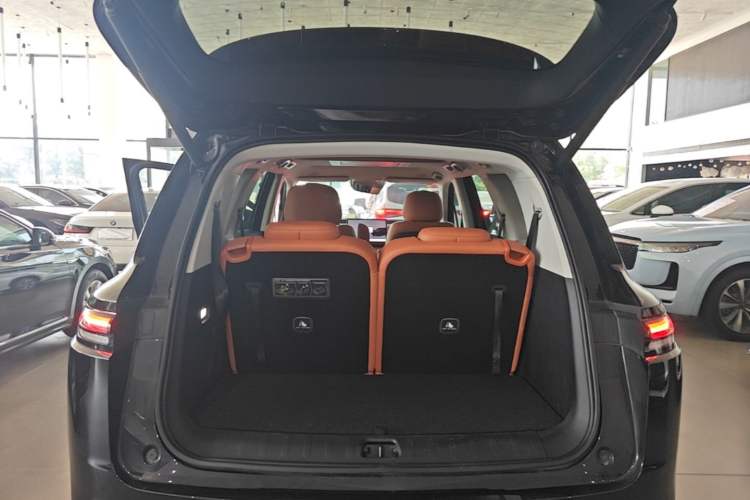 Used Leapmotor C16 2026 Extended-Range 280 LiDAR Zhizun Edition 6 Seats Trunk