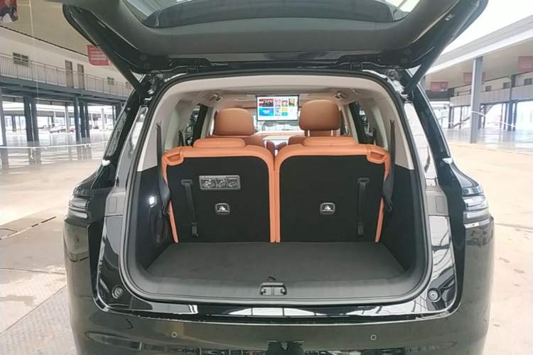 Used Leapmotor C16 2026 Extended-Range 280 LiDAR Zhizun Edition 6 Seats Trunk