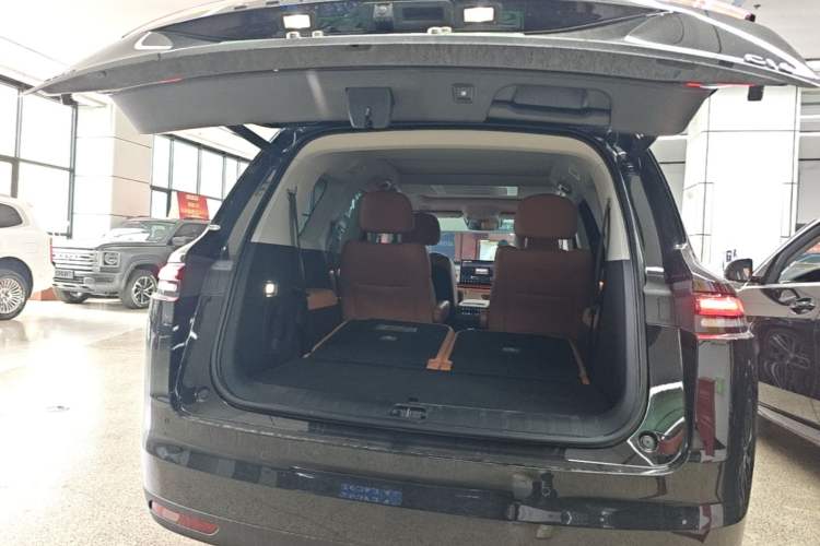 Used Leapmotor C16 2026 Extended-Range 280 LiDAR Zhizun Edition 6 Seats Trunk