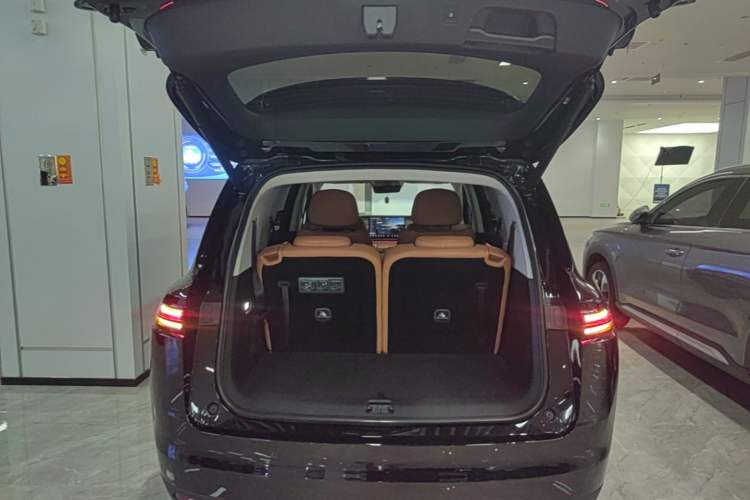 Used Leapmotor C16 2026 Extended-Range 280 LiDAR Zhizun Edition 6 Seats Trunk