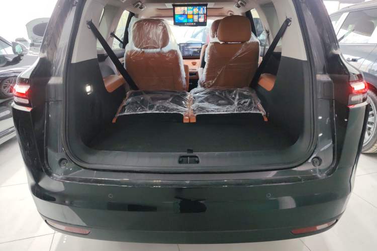 Used Leapmotor C16 2026 All-Electric 630 LiDAR Zhizun Edition 6 Seats Trunk