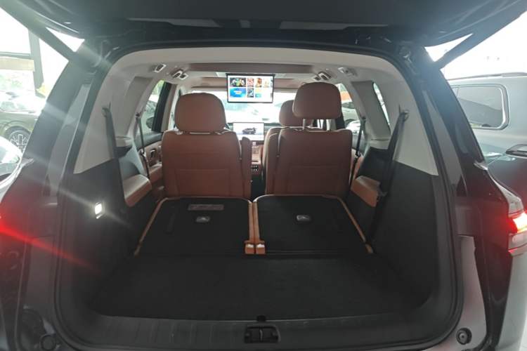 Used Leapmotor C16 2026 Extended-Range 280 LiDAR Zhizun Edition 6 Seats Trunk