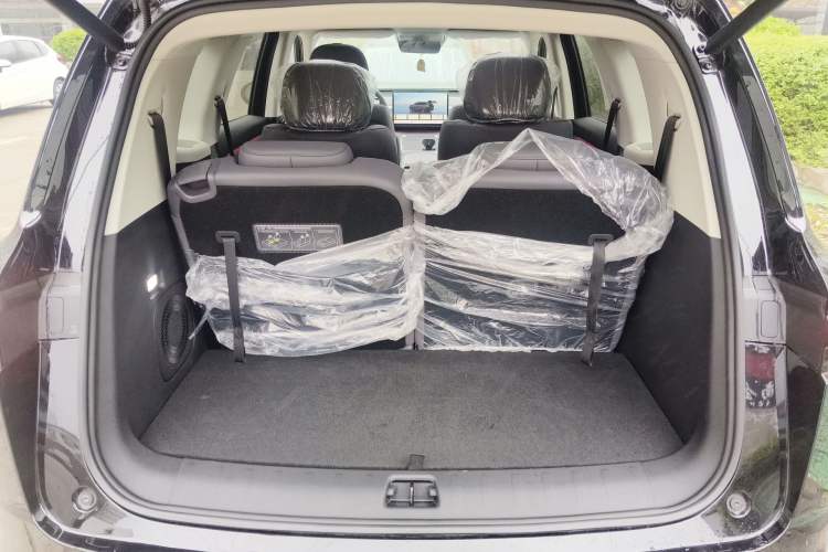 Used Leapmotor C16 2026 All-Electric 630 LiDAR Version 6-Seater Trunk