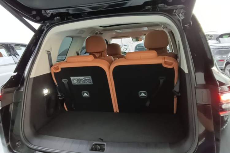 Used Leapmotor C16 2026 Extended-Range 280 LiDAR Zhizun Edition 6 Seats Trunk