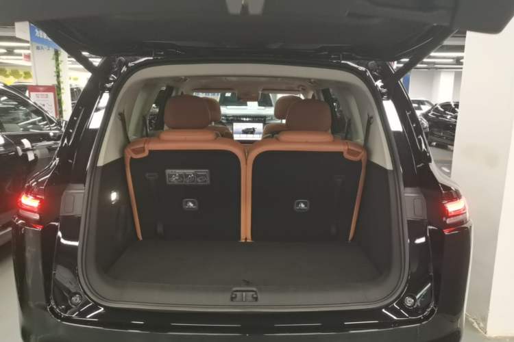 Used Leapmotor C16 2026 Extended-Range 280 LiDAR Zhizun Edition 6 Seats Trunk