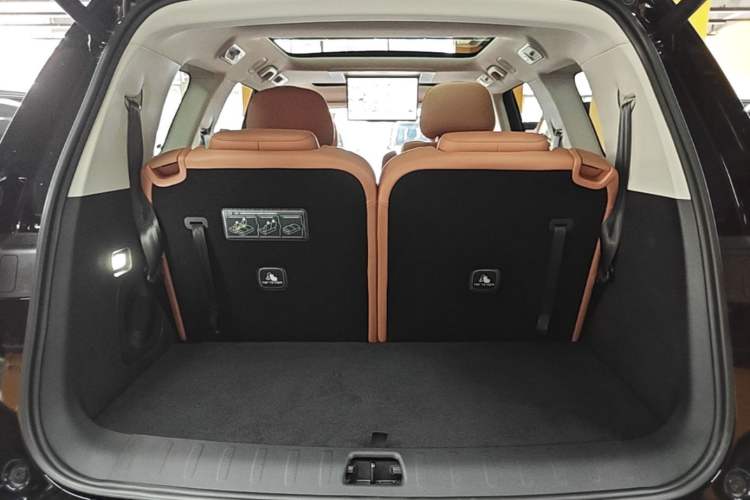 Used Leapmotor C16 2026 Extended-Range 280 LiDAR Zhizun Edition 6 Seats Trunk