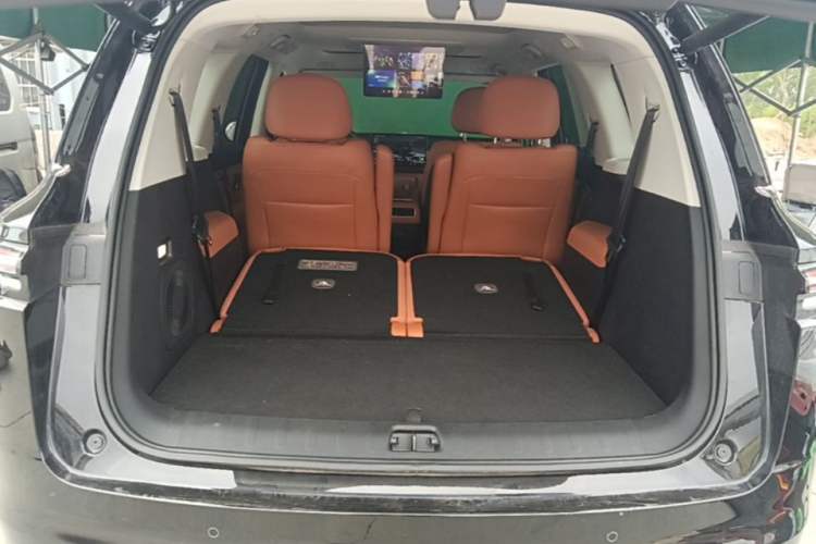 Used Leapmotor C16 2026 Extended-Range 280 LiDAR Zhizun Edition 6 Seats Trunk