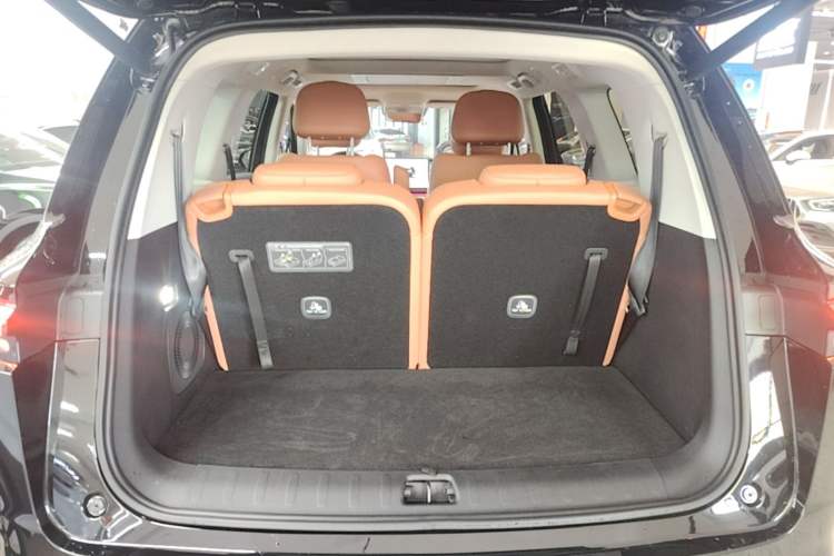 Used Leapmotor C16 2026 Extended-Range 280 LiDAR Zhizun Edition 6 Seats Trunk