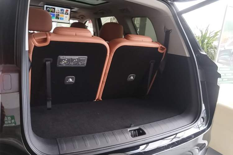 Used Leapmotor C16 2026 Extended-Range 280 LiDAR Zhizun Edition 6 Seats Trunk