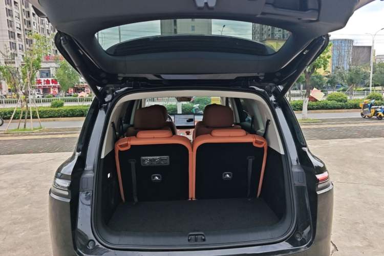 Used Leapmotor C16 2026 Extended-Range 280 LiDAR Zhizun Edition 6 Seats Trunk
