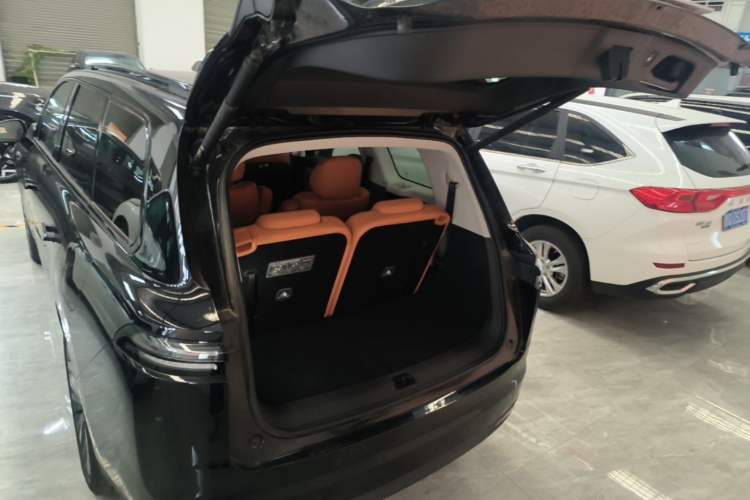 Used Leapmotor C16 2026 Extended-Range 280 LiDAR Zhizun Edition 6 Seats Trunk