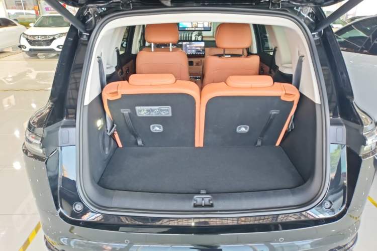 Used Leapmotor C16 2026 Extended-Range 280 LiDAR Zhizun Edition 6 Seats Trunk