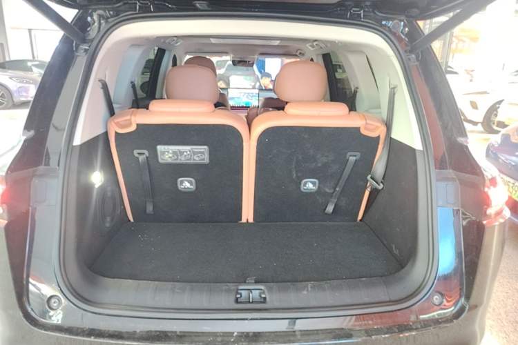 Used Leapmotor C16 2026 Extended-Range 280 LiDAR Zhizun Edition 6 Seats Trunk