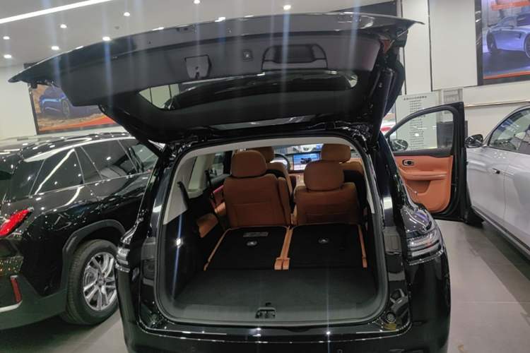 Used Leapmotor C16 2026 Extended-Range 280 LiDAR Zhizun Edition 6 Seats Trunk