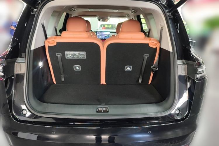 Used Leapmotor C16 2026 Extended-Range 280 LiDAR Zhizun Edition 6 Seats Trunk