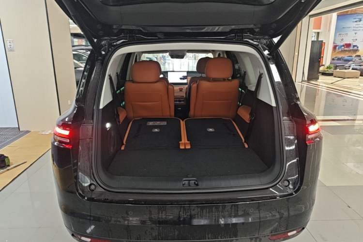 Used Leapmotor C16 2026 Extended-Range 280 LiDAR Zhizun Edition 6 Seats Trunk