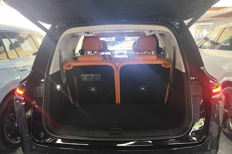 Used Leapmotor C16 2026 Extended-Range 280 LiDAR Zhizun Edition 6 Seats Trunk