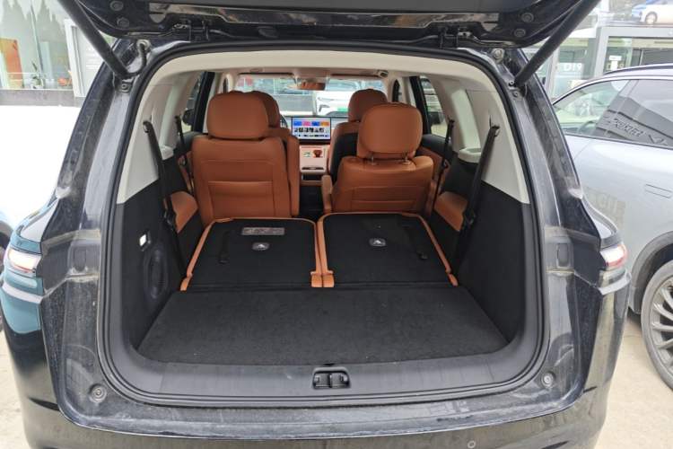 Used Leapmotor C16 2026 Extended-Range 280 LiDAR Zhizun Edition 6 Seats Trunk