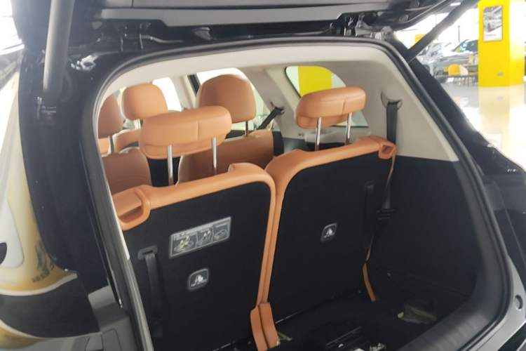Used Leapmotor C16 2026 Extended-Range 280 LiDAR Zhizun Edition 6 Seats Trunk