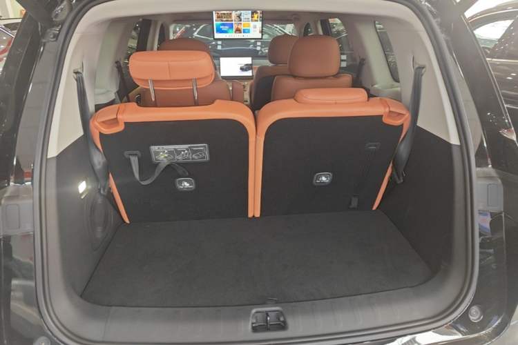 Used Leapmotor C16 2026 Extended-Range 280 LiDAR Zhizun Edition 6 Seats Trunk
