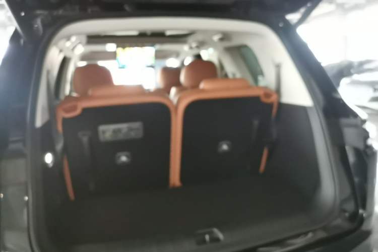 Used Leapmotor C16 2026 Extended-Range 280 LiDAR Zhizun Edition 6 Seats Trunk