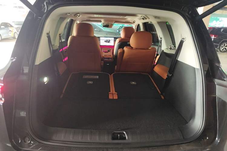 Used Leapmotor C16 2026 Extended-Range 280 LiDAR Zhizun Edition 6 Seats Trunk