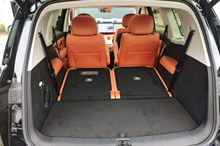 Used Leapmotor C16 2026 Extended-Range 280 LiDAR Zhizun Edition 6 Seats Trunk