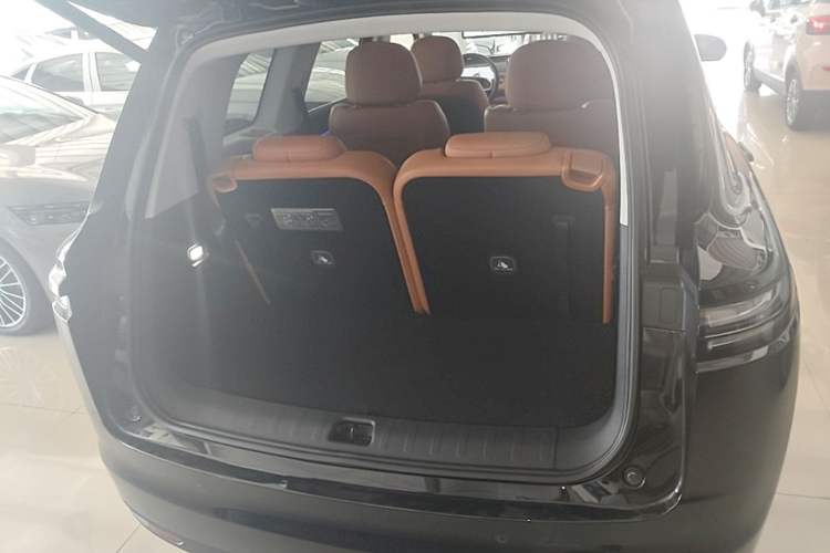 Used Leapmotor C16 2026 Extended-Range 280 LiDAR Zhizun Edition 6 Seats Trunk