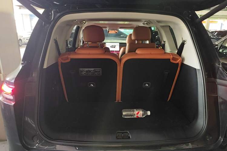 Used Leapmotor C16 2026 Extended-Range 280 LiDAR Zhizun Edition 6 Seats Trunk