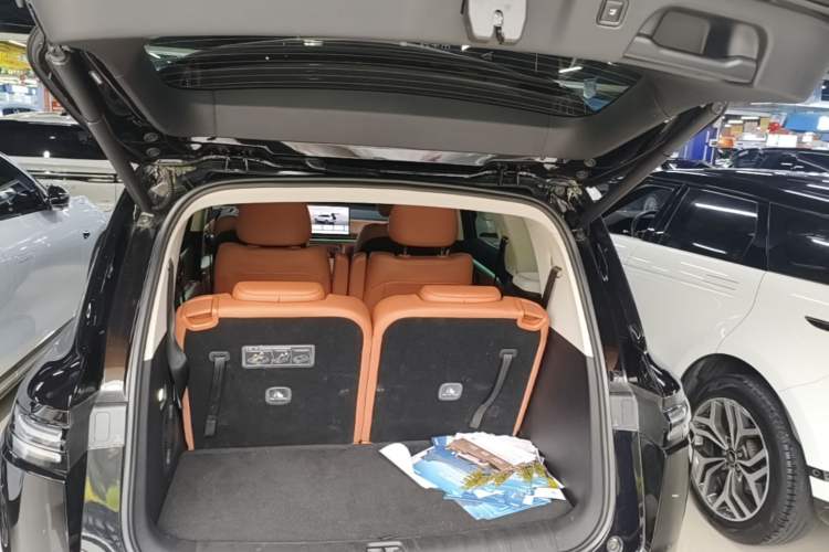 Used Leapmotor C16 2026 Extended-Range 280 LiDAR Zhizun Edition 6 Seats Trunk