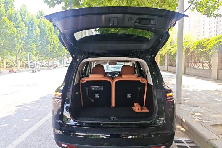 Used Leapmotor C16 2026 Extended-Range 280 LiDAR Zhizun Edition 6 Seats Trunk