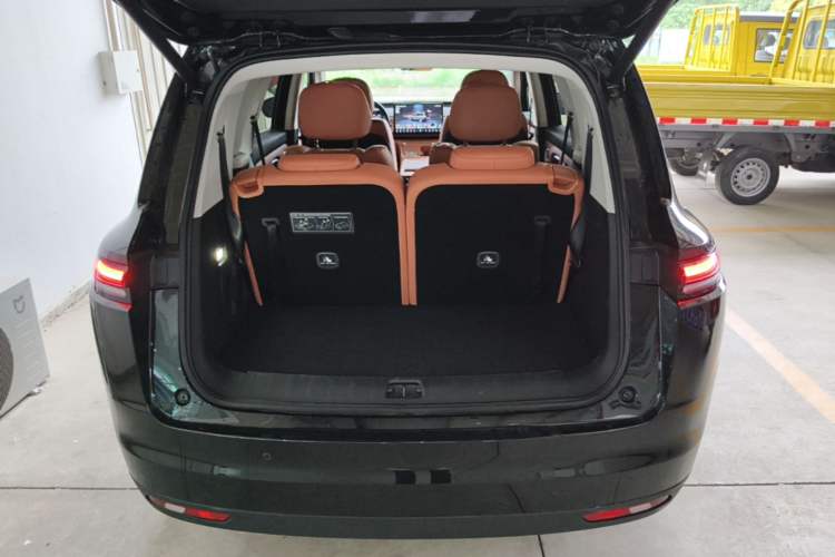 Used Leapmotor C16 2026 Extended-Range 280 LiDAR Zhizun Edition 6 Seats Trunk