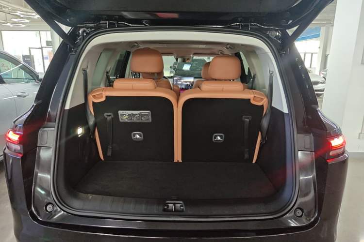 Used Leapmotor C16 2026 Extended-Range 280 LiDAR Zhizun Edition 6 Seats Trunk